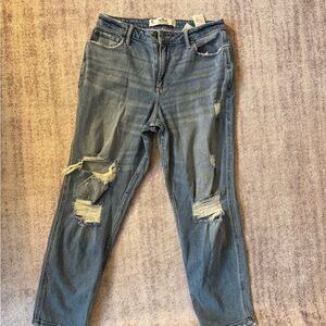 Hollister Light Blue Curvy High-Rise Mom Jeans